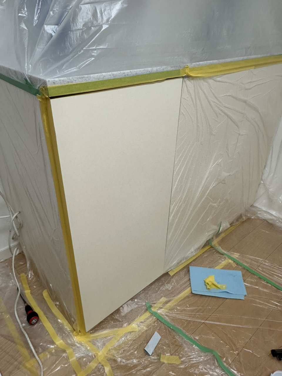 収納扉ひび割れ補修