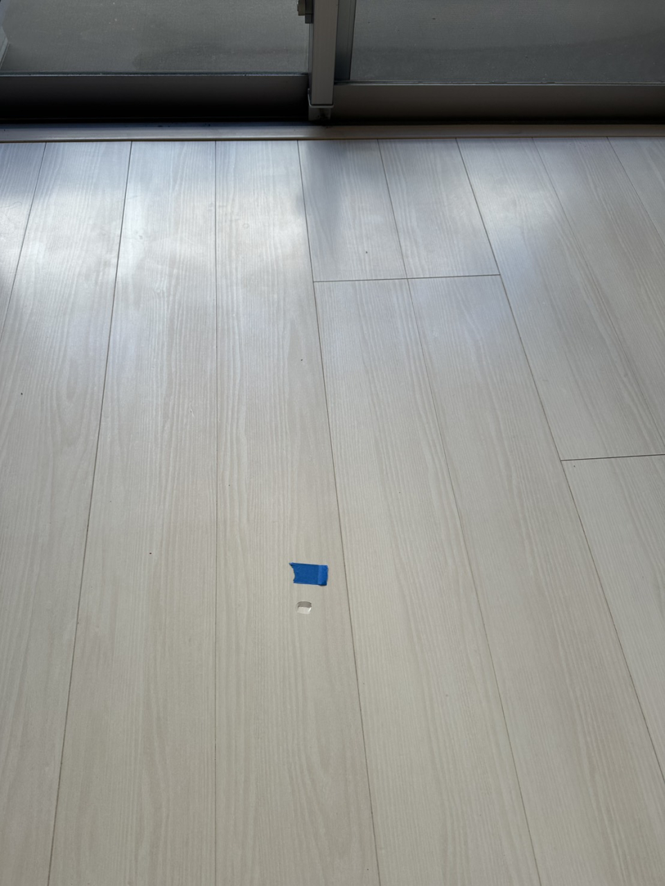 フローリング凹み補修
