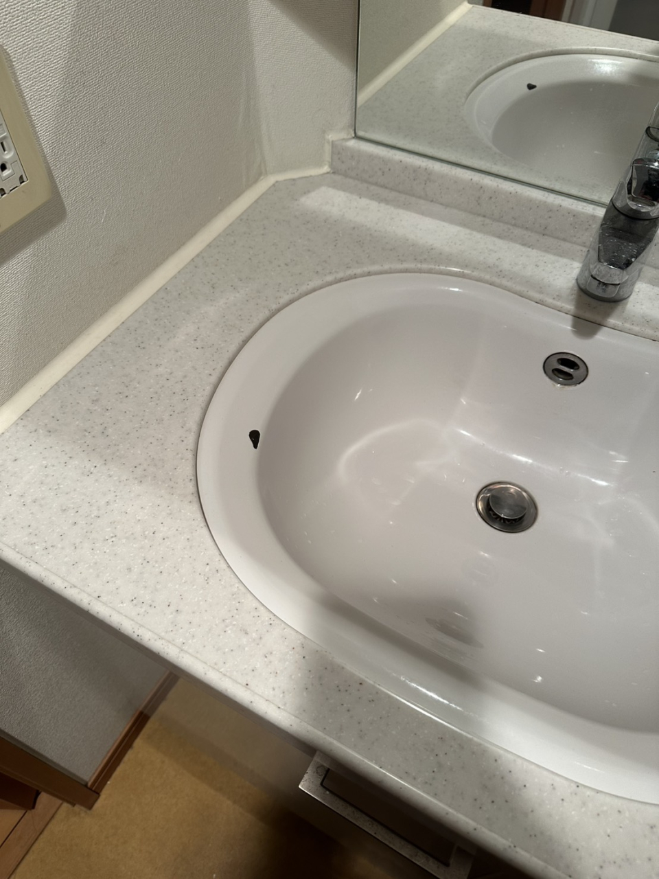 洗面ボウル欠け補修