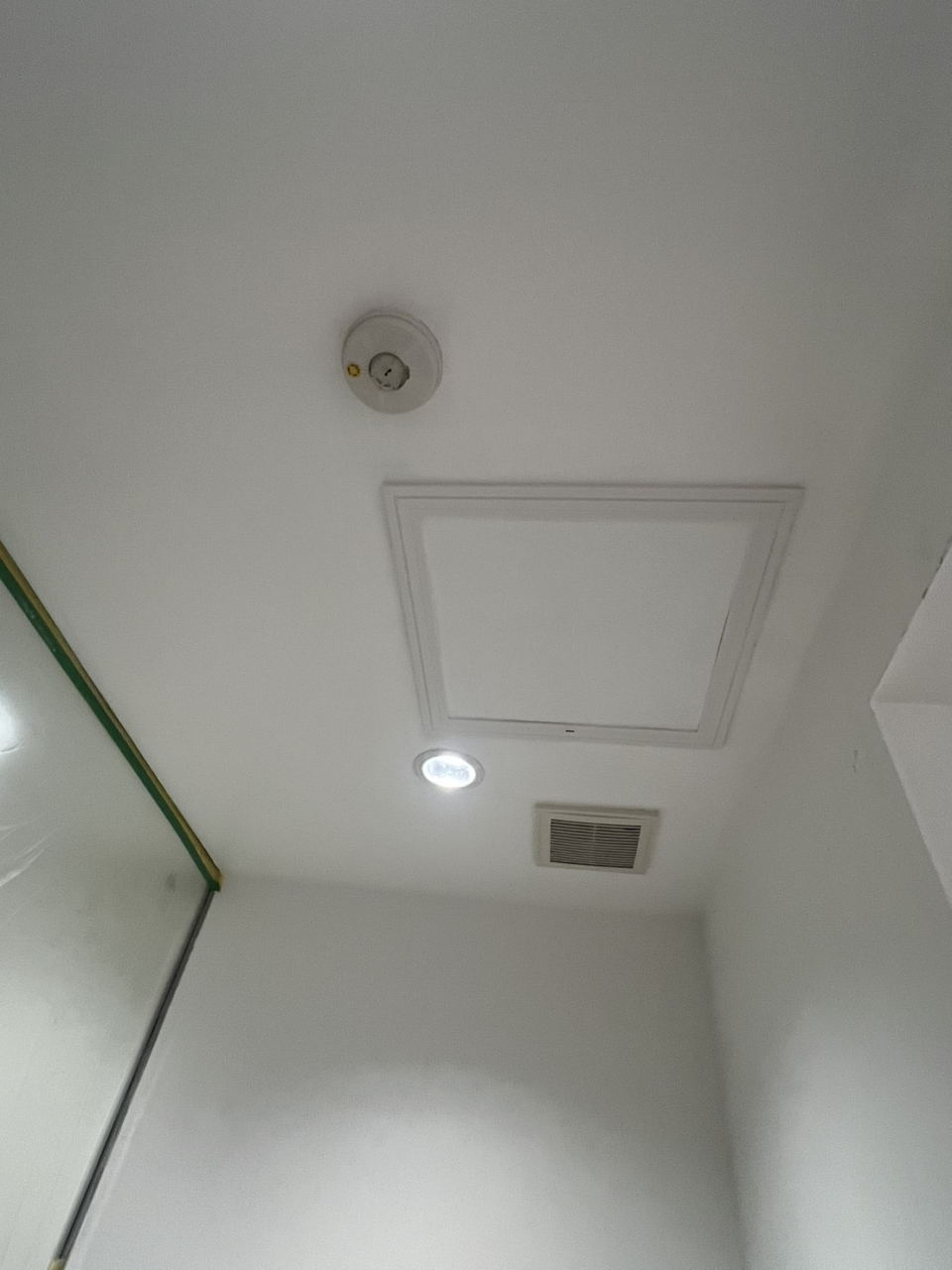 洗面室天井塗装工事