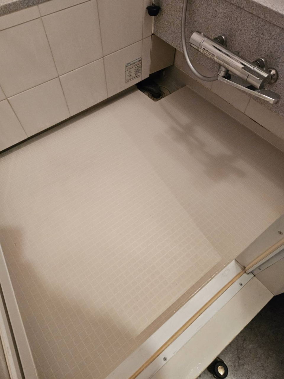 浴室シート張り